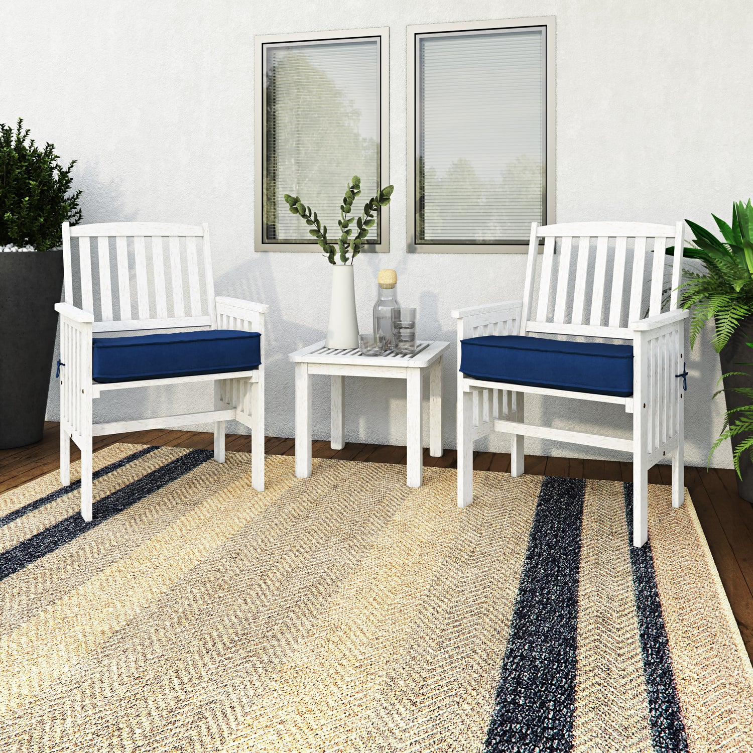 Outdoor dining chairs